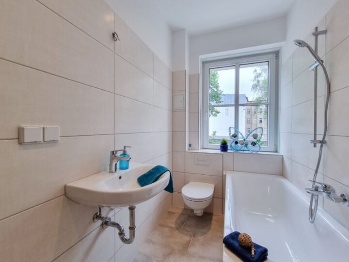 Bad mit Wanne